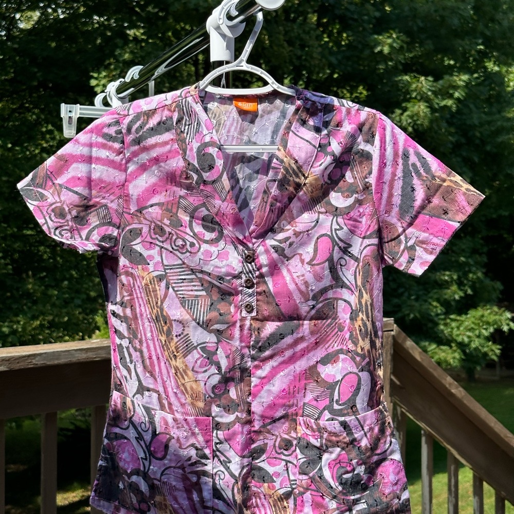 Scrub top